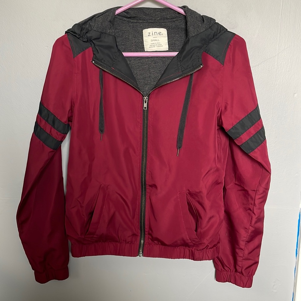Zine Clothing Zumiez Women’s Small Burgundy Fleece Windbreaker